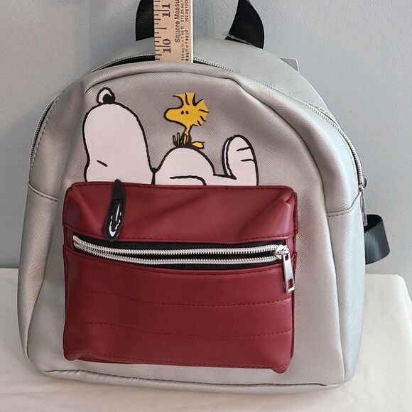 Snoopy/Woodstock Peanuts Official Mini Backpack BioWorld Dog House Silver/Red - Picture 13 of 14
